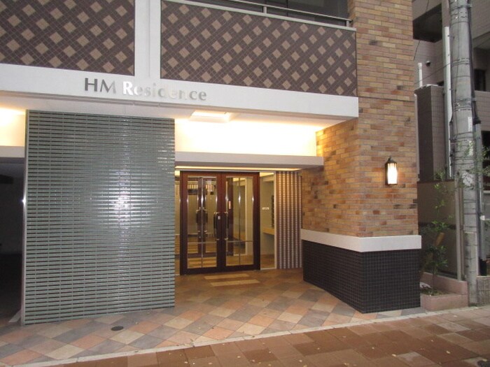 物件外観写真4　(エントランス部分)