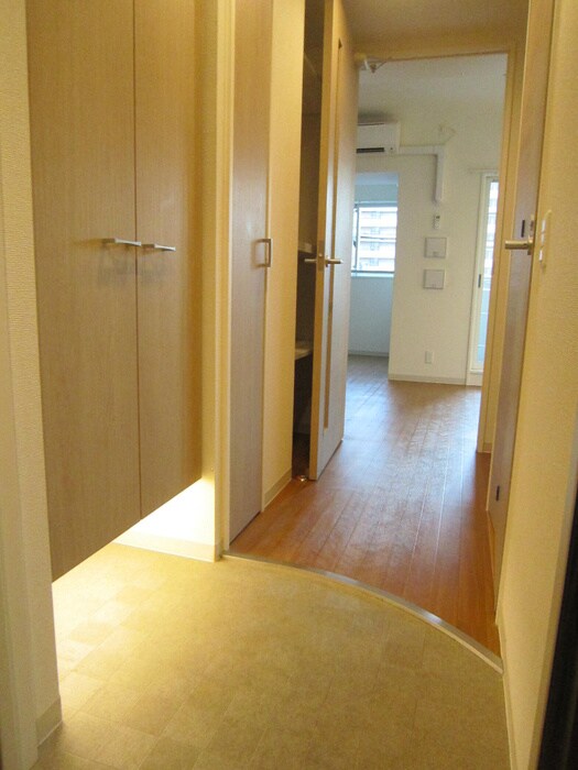 物件内観写真13　(廊下)