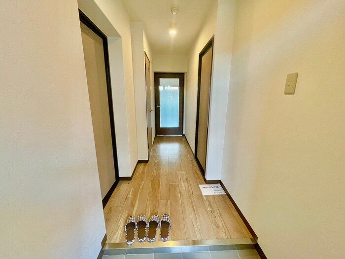 物件内観写真13　(廊下)