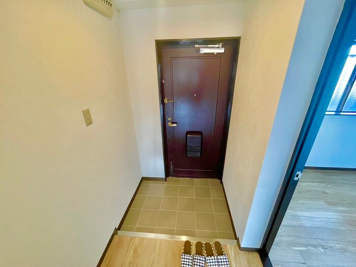 物件内観写真19　(玄関)