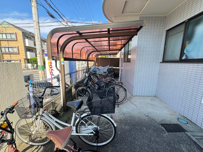 物件外観写真3　(駐輪場)