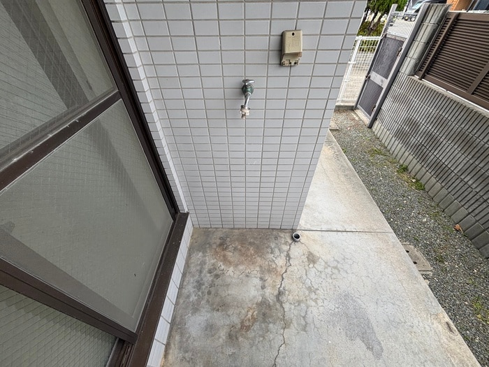 物件内観写真16　(洗濯機置場)