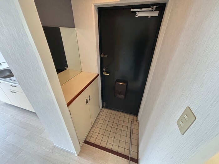 物件内観写真17　(玄関)