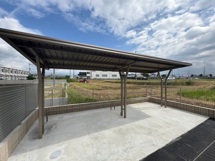 物件外観写真3　(駐輪場)