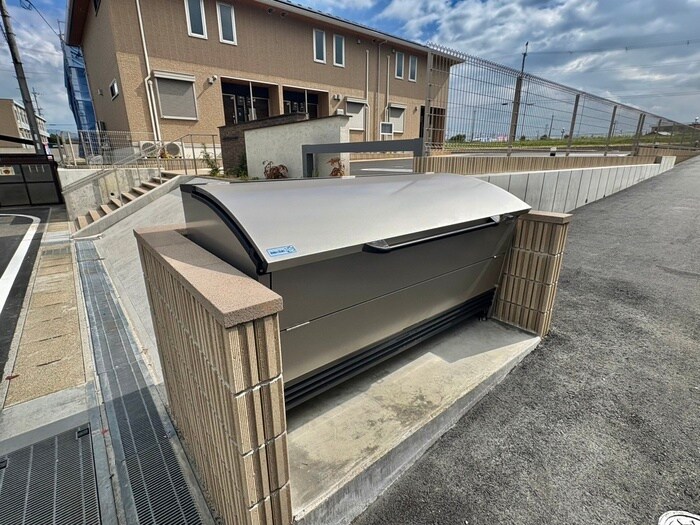 物件外観写真4　(建物設備)