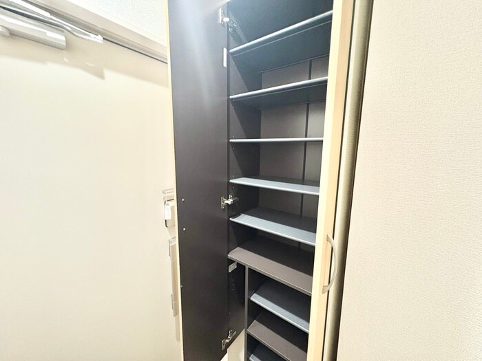 物件内観写真16　(靴箱)