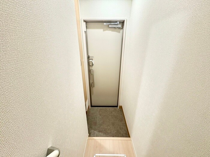 物件内観写真18　(玄関)