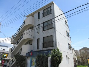 サニ－ハイツ西岡本外観写真