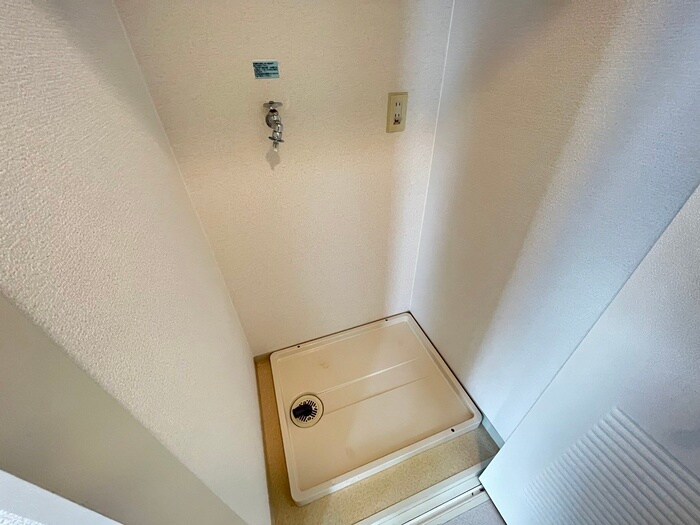 物件内観写真10　(洗濯機置場)