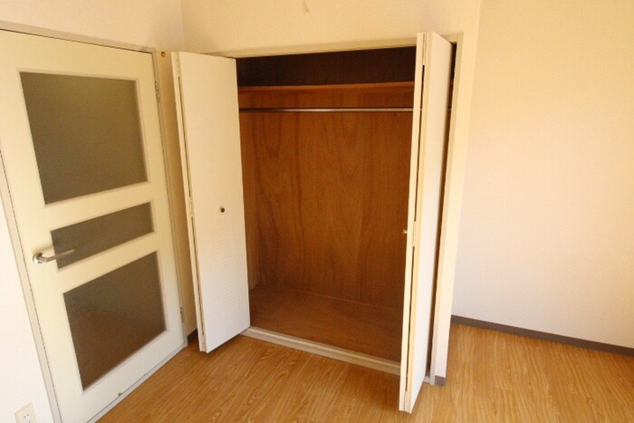 物件内観写真12　(収納)