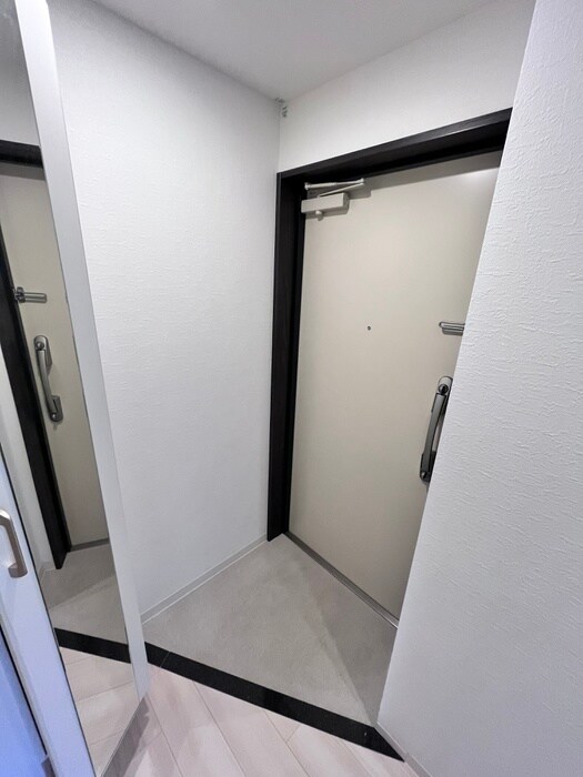 物件内観写真14　(玄関)