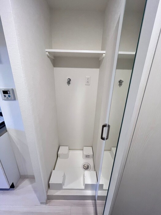 物件内観写真16　(洗濯機置場)