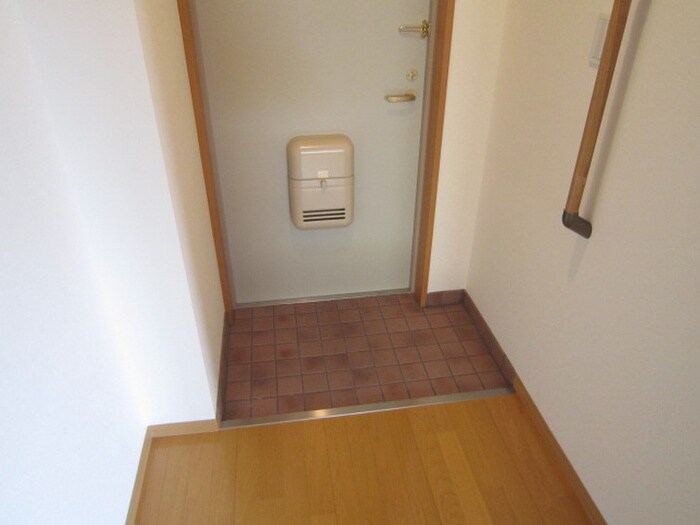 物件内観写真12　(玄関)