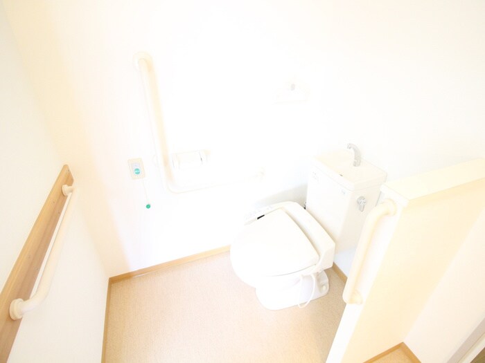 物件内観写真14　(トイレ)