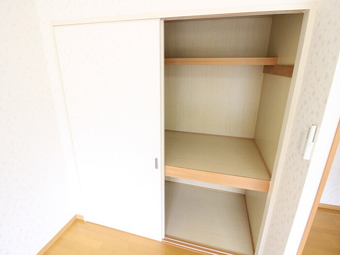 物件内観写真16　(収納)