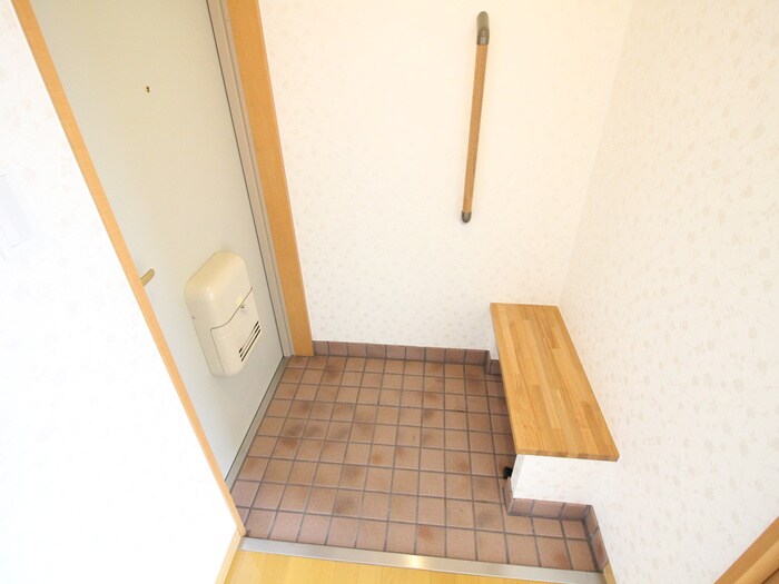 物件内観写真19　(玄関)