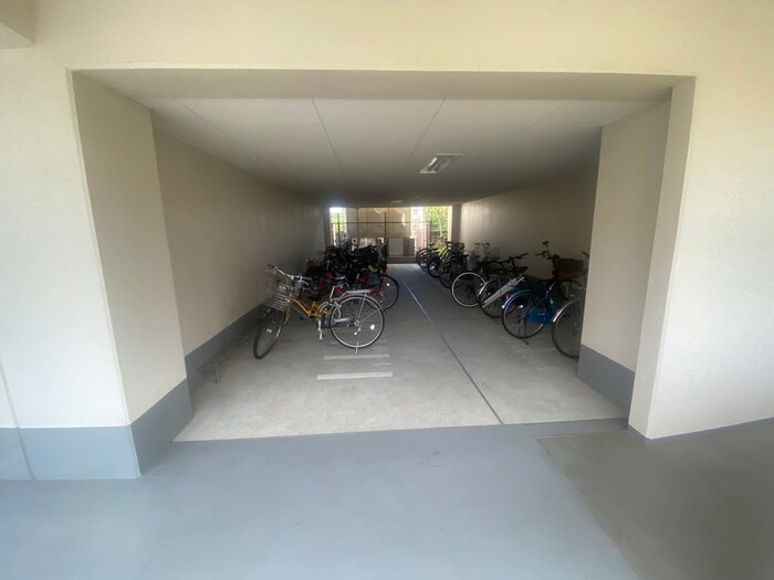 物件外観写真6　(駐輪場)