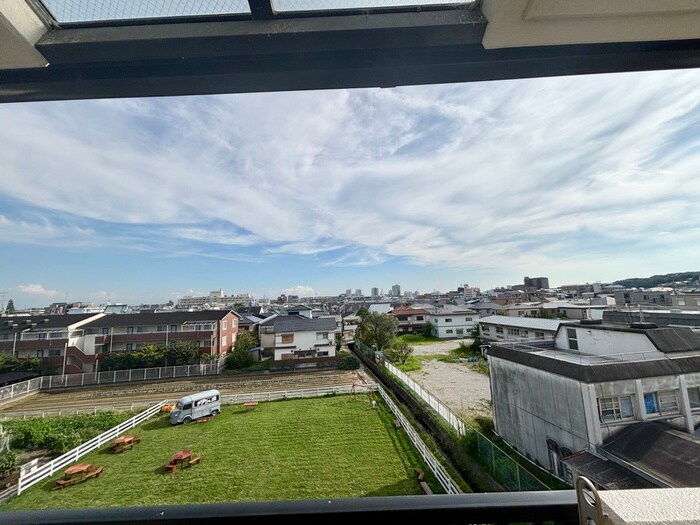 物件内観写真13　(室内からの展望)