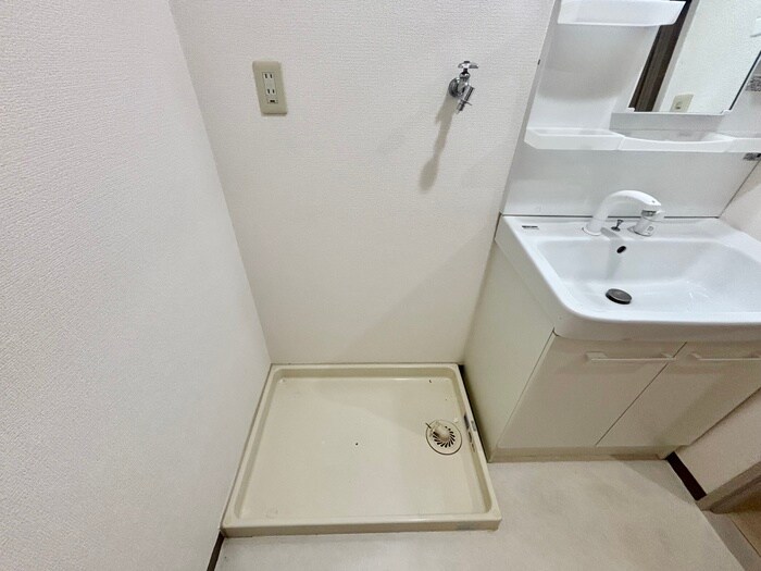 物件内観写真15　(洗濯機置場)