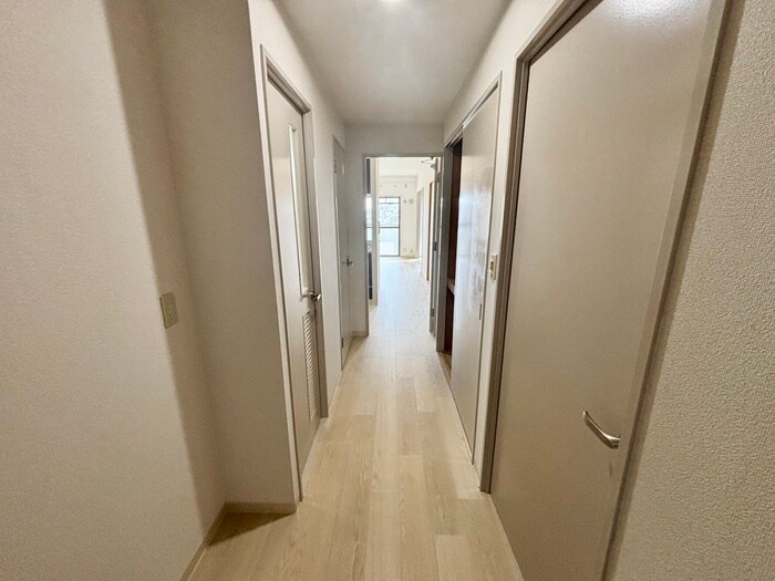 物件内観写真17　(廊下)