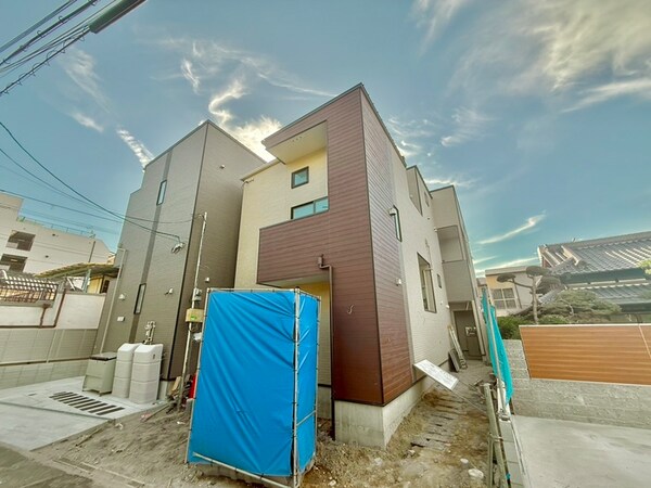 建築中