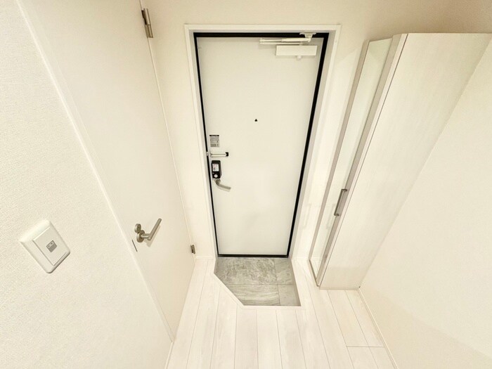 物件内観写真7　(玄関)