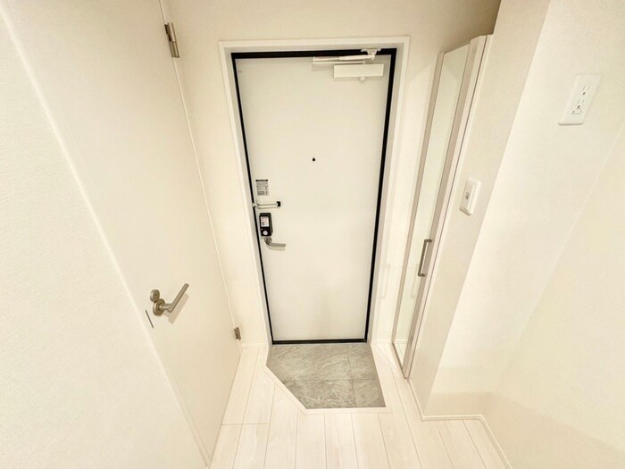 物件内観写真8　(玄関)