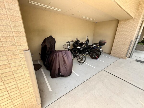 バイク置き場