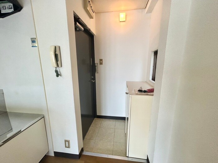 物件内観写真14　(玄関)
