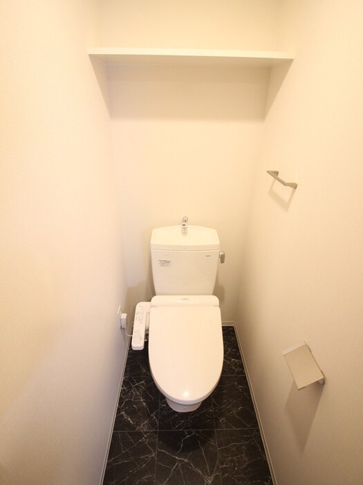 物件内観写真4　(トイレ)