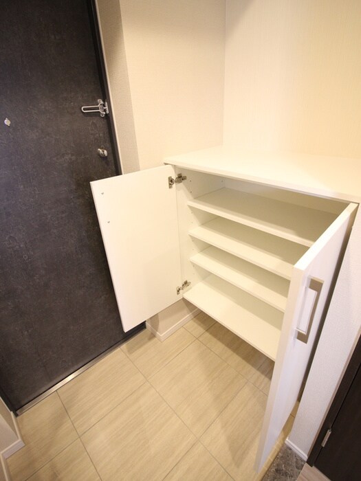 物件内観写真9　(靴箱)