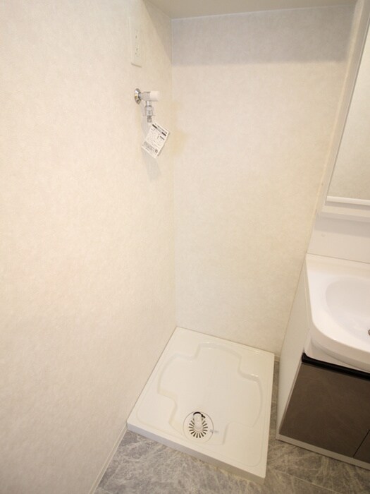 物件内観写真14　(洗濯機置場)