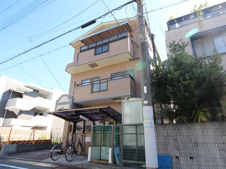 メイプル里中外観写真