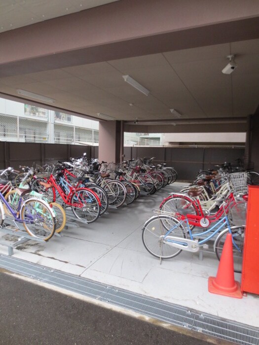 物件外観写真3　(駐輪場)
