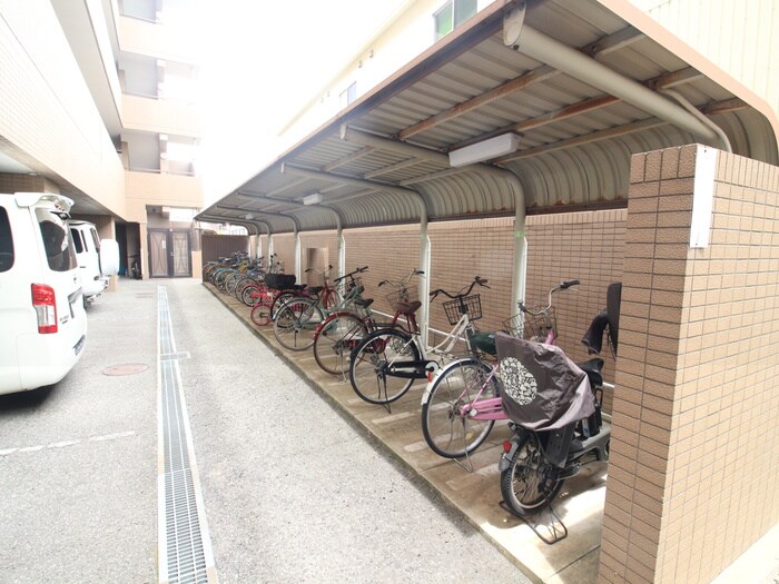 物件外観写真6　(駐輪場)
