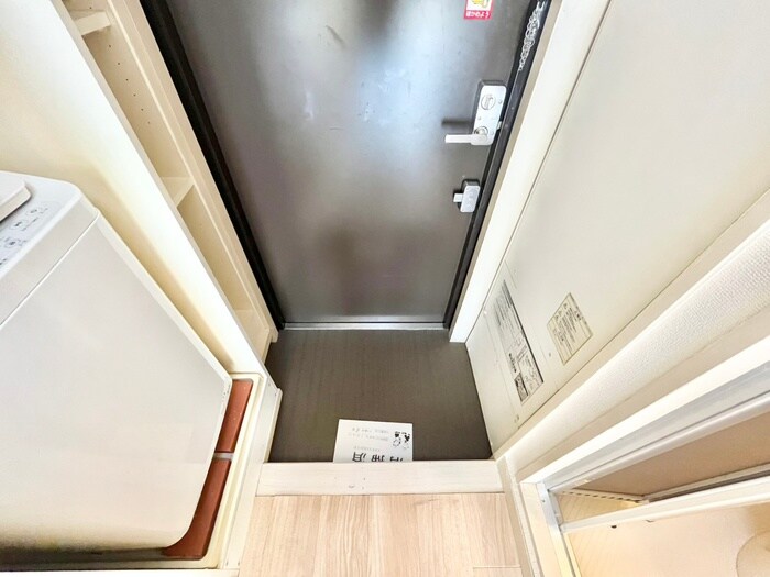 物件内観写真18　(玄関)