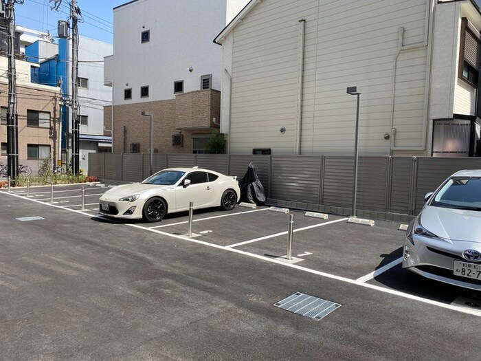 物件外観写真5　(駐車場)