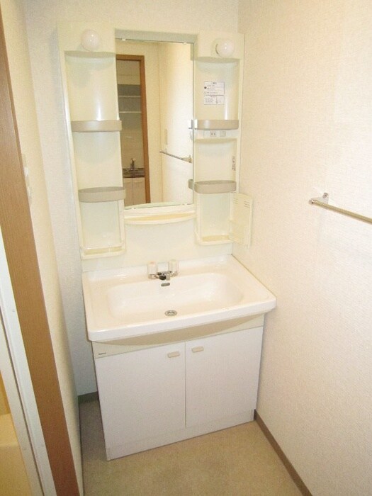 物件内観写真9　(洗面)