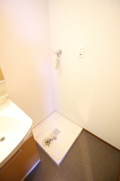 物件内観写真14　(洗濯機置場)