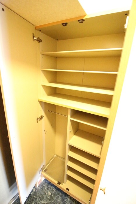 物件内観写真15　(靴箱)