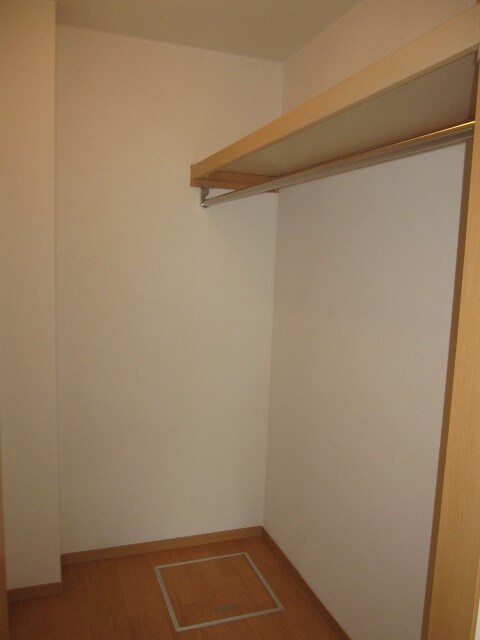 物件内観写真15　(収納)