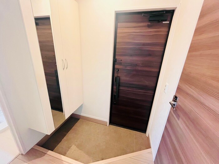 物件内観写真16　(玄関)