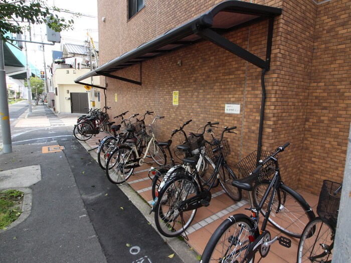 物件外観写真6　(駐輪場)