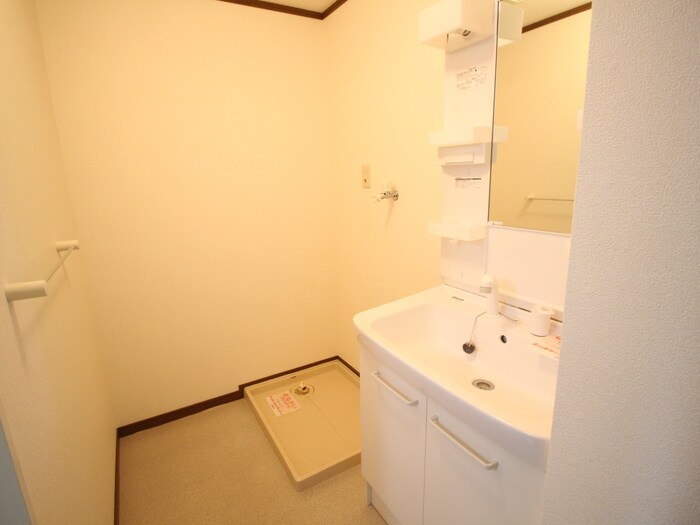 物件内観写真14　(洗濯機置場)