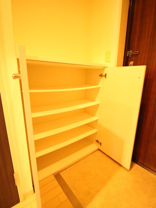 物件内観写真8　(居室)