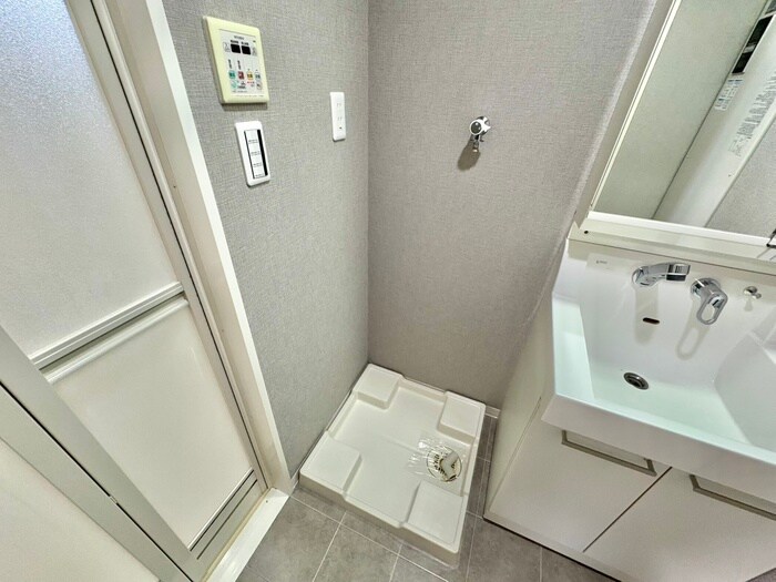 物件内観写真13　(洗濯機置場)