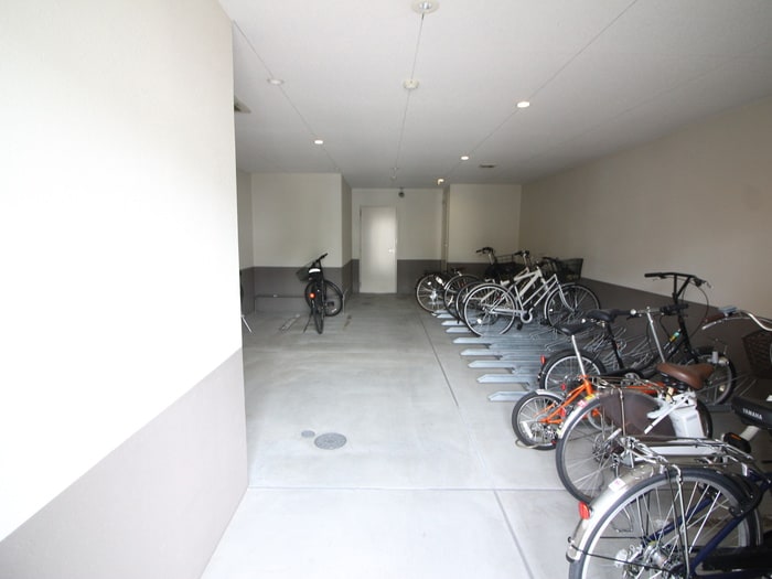 物件外観写真4　(駐輪場)