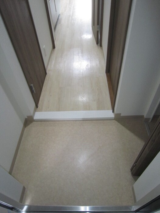 物件内観写真16　(玄関)