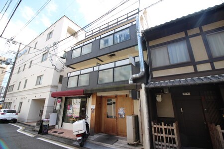 マンション巻野外観写真