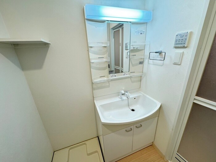 物件内観写真13　(洗面)